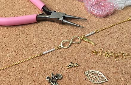 Atelier bijoux à Garches - le matériel