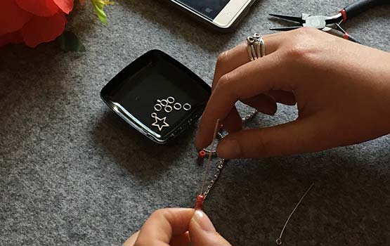 Enterrement vie de jeune fille - Atelier bijoux à Sainte-Foy-lès-Lyon - Collier